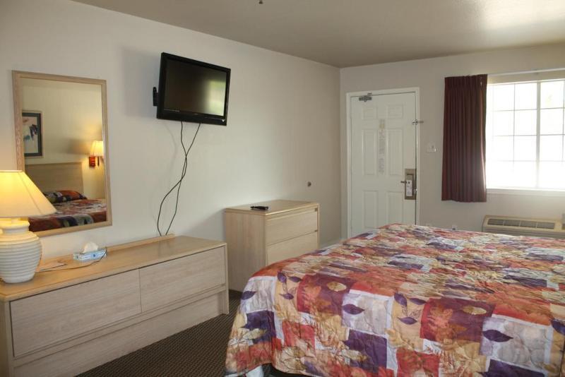 Quality Inn & Suites Fort Worth Exterior photo